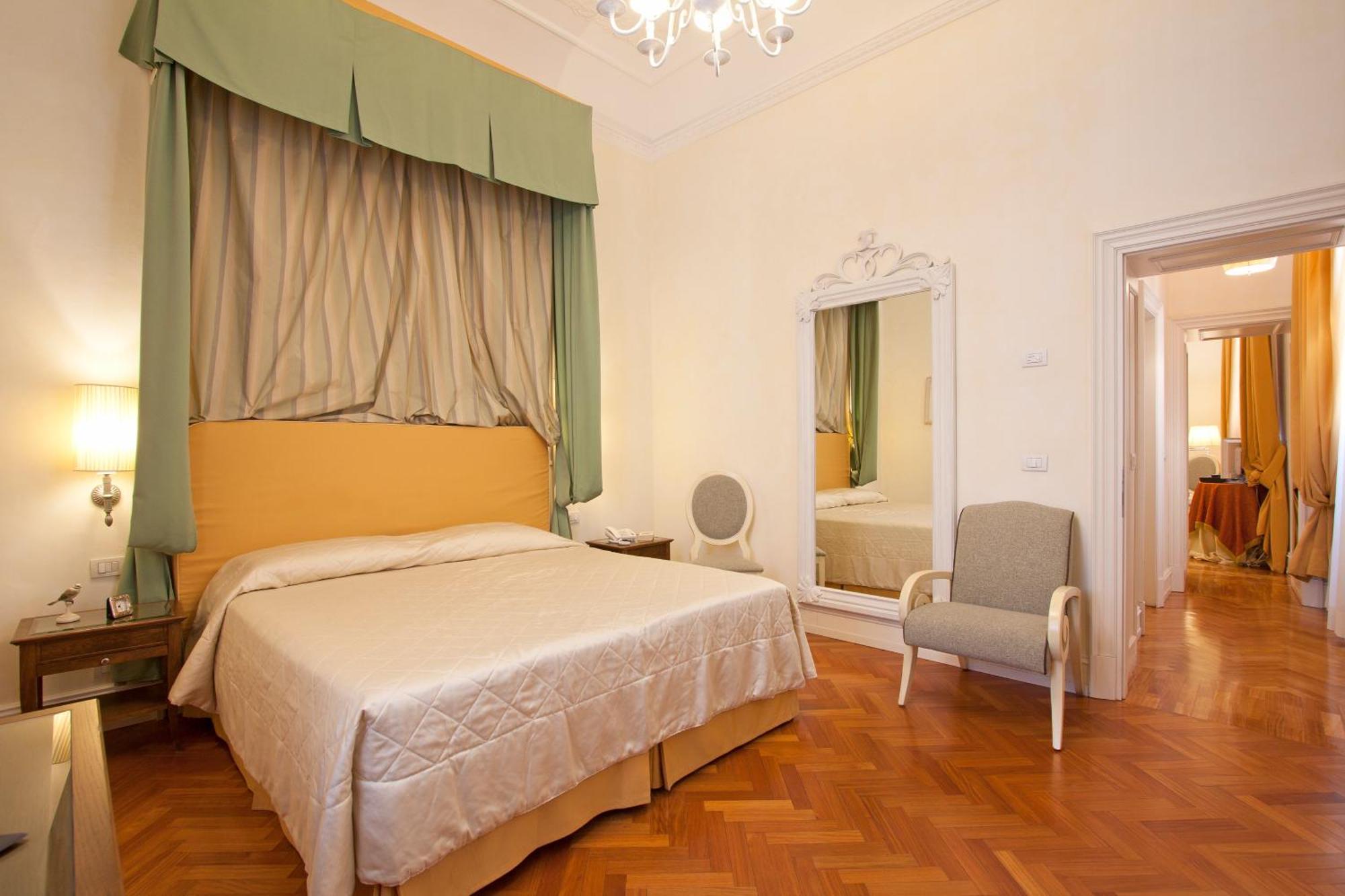 Serristori Palace Residence Флоренция Стая снимка
